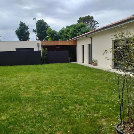 Maison Neuve 빌라 수스톤